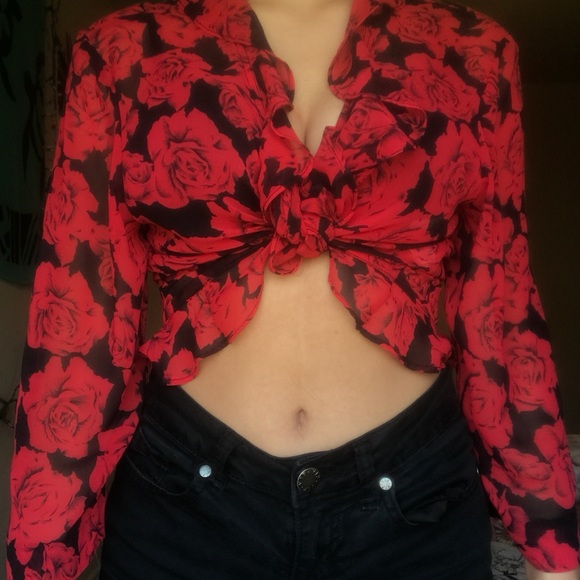 🥀RED ROSE BLOUSE🥀 - Picture 4 of 5